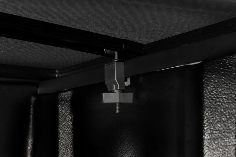Extang 17-23 Ford F-250/F-350 Super Duty Short Bed (6ft 10in) Trifecta Toolbox 2.0 - Installation View