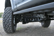 Load image into Gallery viewer, Fabtech 05-20 Ford F250/350 &amp; 08-20 Ford F450/550 4WD 4/6/8in Lift Radius Arm System - Back View