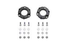 Load image into Gallery viewer, Fabtech 15-18 Chevrolet Colorado 4WD 1.5in Leveling System - Main Product View