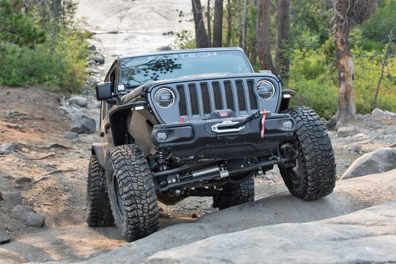 Fabtech 18-21 Jeep JL 4WD Dirt Logic 2.0 Steering Stabilizer Kit (High Clearance/Non-Stock Height) - Side View