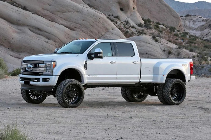 Fabtech 19-20 Ford F450/F550 4WD Diesel 6in Rad Arm Sys w/Coils & Stealth - Side View