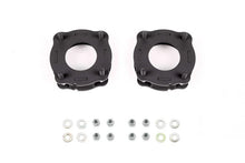 Load image into Gallery viewer, Fabtech 2022 Toyota Tundra 1.5in Leveling Kit - Front Spacers and Hardware - Main Product View