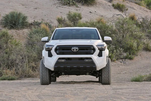Fabtech (w/o AVS) 1.5in Leveling Kit fits 2024-2025 Toyota Tacoma 4WD - Side View