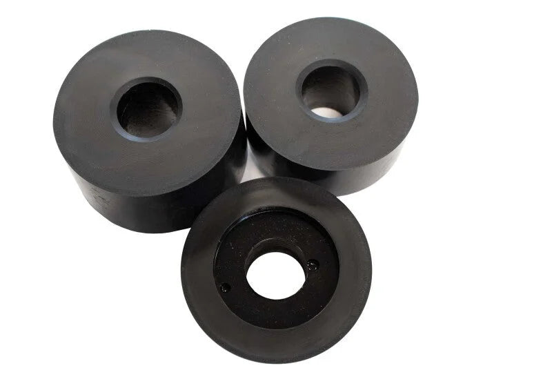 Fishbone Offroad 08-18 Ford F-250 - Black Poyurethane Body Mount Kit - Side View