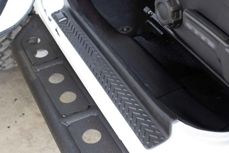 Fishbone Offroad 2020+ Jeep Gladiator JT Entry Guards - Installation View