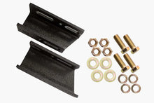 Load image into Gallery viewer, Fishbone Offroad 73-87 Chevrolet/GMC 2-6In Sway Bar Drop Brackets - Back View