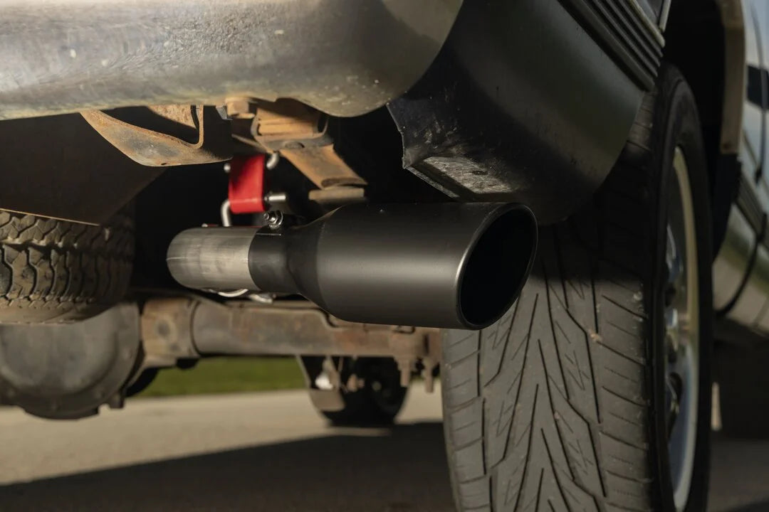 Flowmaster Flow FX Cat-back Exhaust System fits 1994-1995 Chevrolet C1500 / K1500 / GMC C1500 / K1500 - Installation View