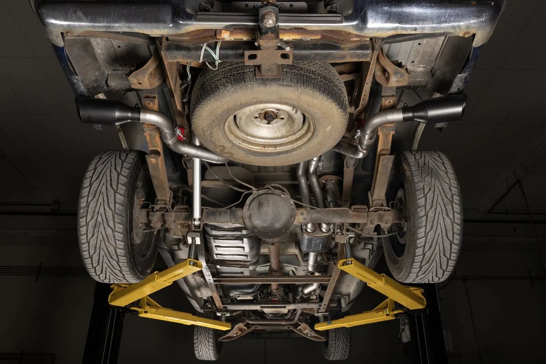 Flowmaster Flow FX Cat-back Exhaust System fits 1994-1995 Chevrolet C1500 / K1500 / GMC C1500 / K1500 - Installation View