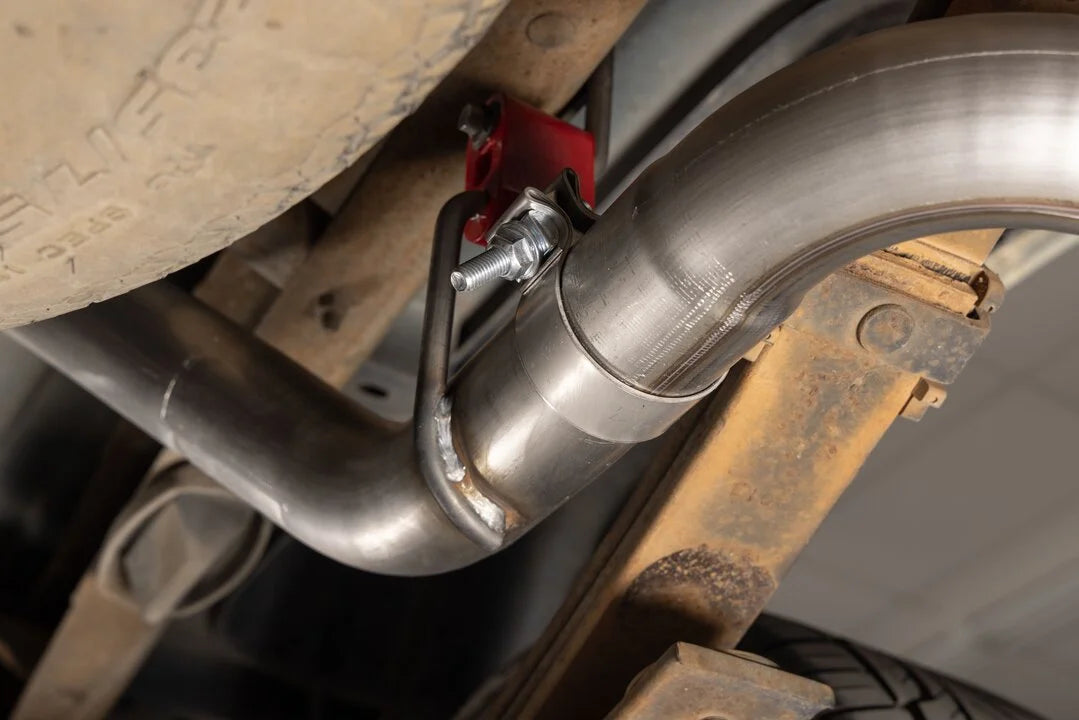 Flowmaster Flow FX Cat-back Exhaust System fits 1994-1995 Chevrolet C1500 / K1500 / GMC C1500 / K1500 - Installation View