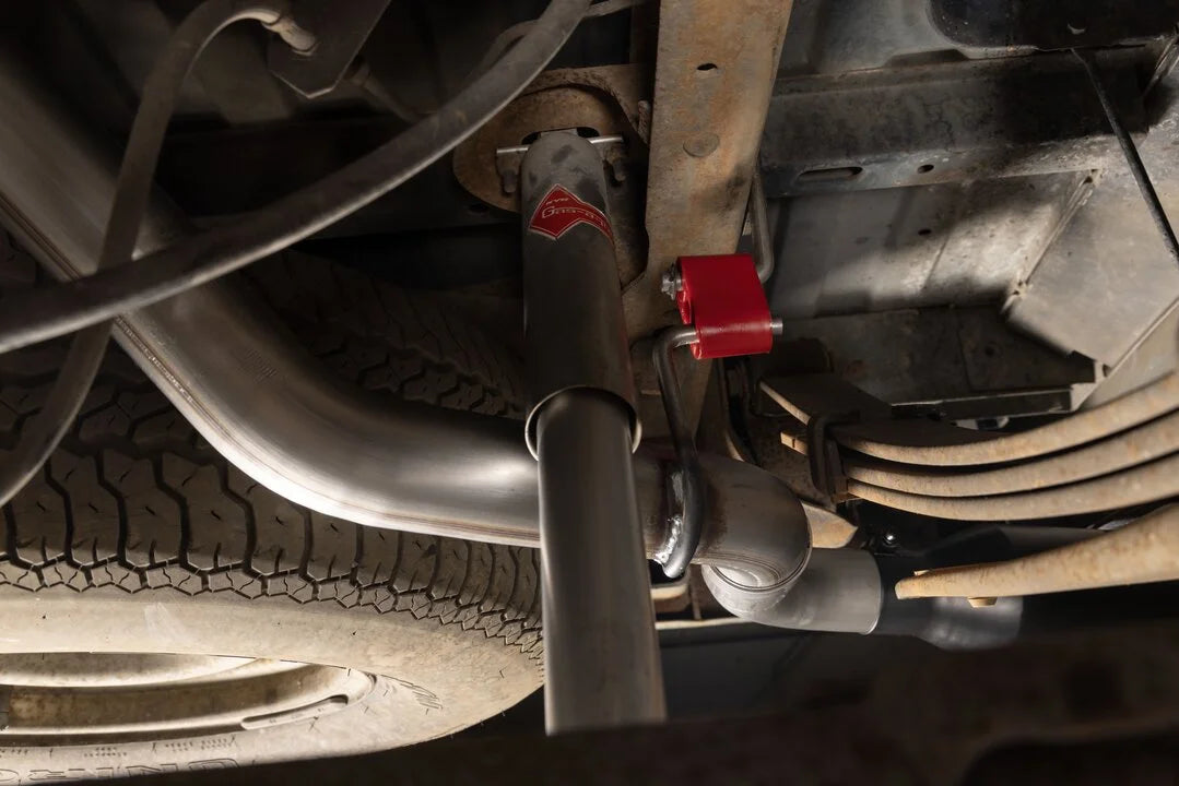 Flowmaster Flow FX Cat-back Exhaust System fits 1994-1995 Chevrolet C1500 / K1500 / GMC C1500 / K1500 - Installation View
