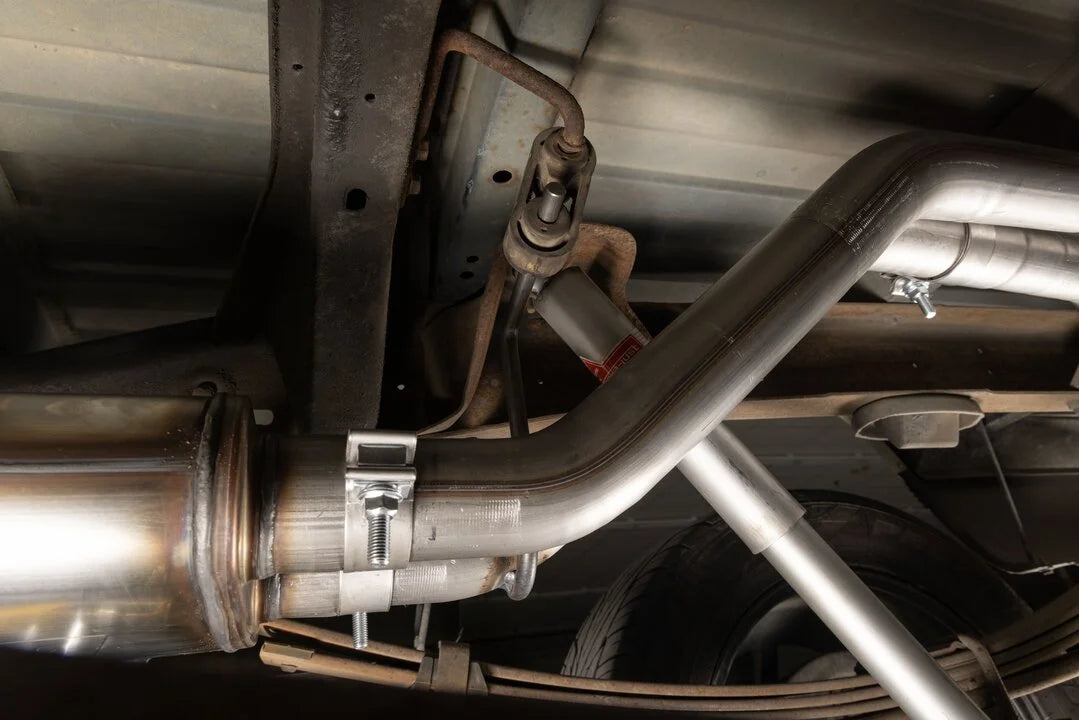Flowmaster Flow FX Cat-back Exhaust System fits 1994-1995 Chevrolet C1500 / K1500 / GMC C1500 / K1500 - Installation View
