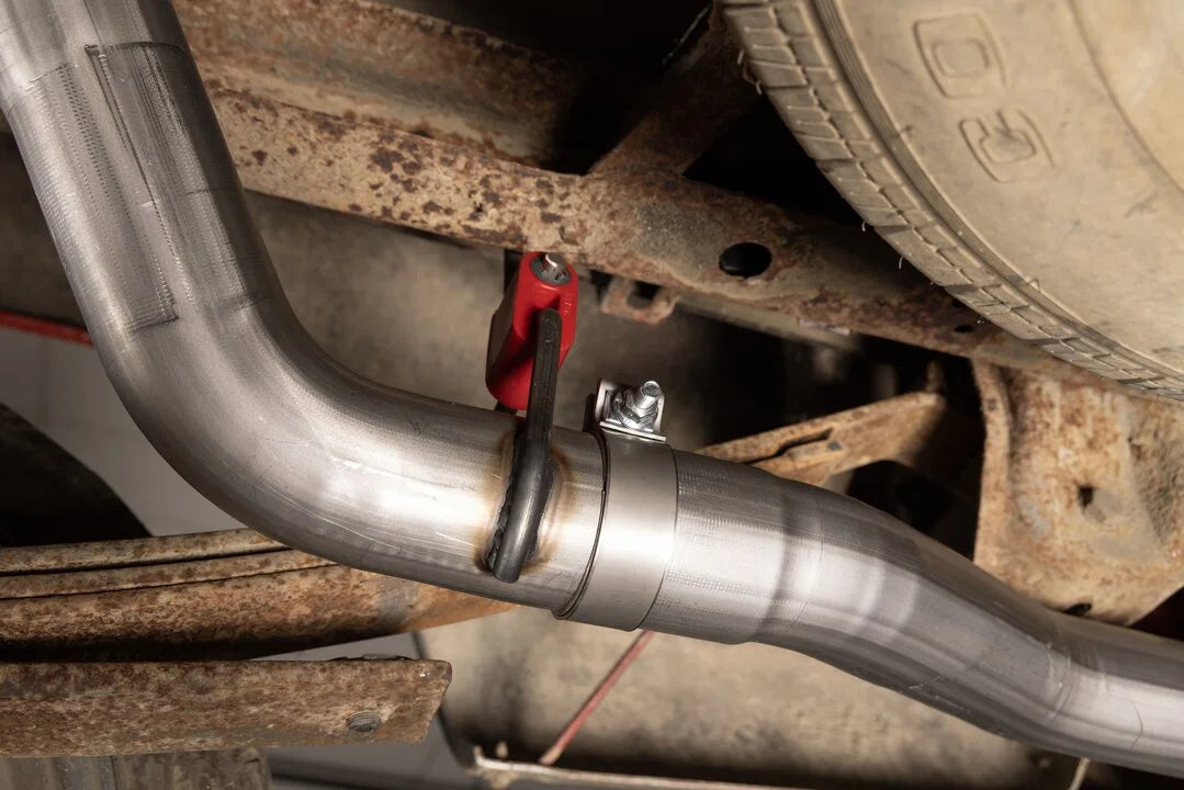 Flowmaster Outlaw Cat-back Exhaust System fits 1988-1993 Chevrolet C1500 / K1500 / GMC C1500 / K1500 - Installation View