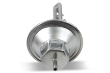 Load image into Gallery viewer, Fully adjustable vacuum advance cannister for GM HEI distributors ACCEL - Installation View