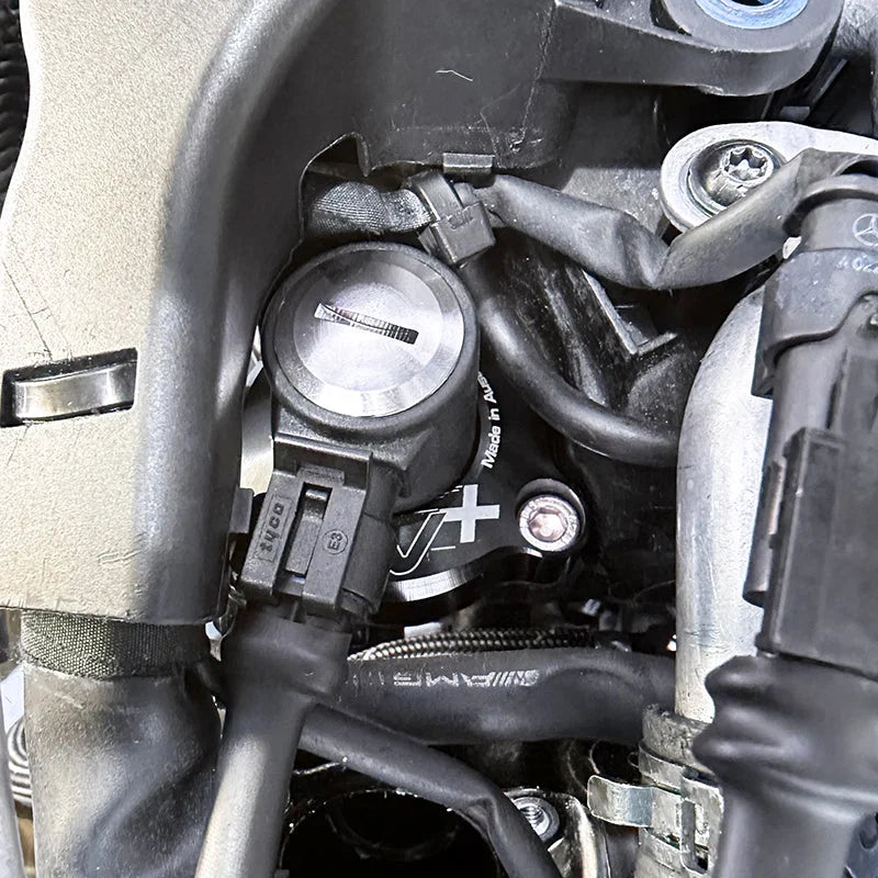 GFB Diverter Valve DV+ 2020+ Mercedes-Benz CLA35 AMG 2.0T / 16-18 Mercedes-Benz CLA45 AMG - Side View