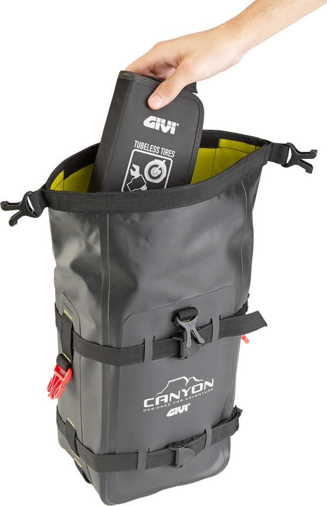 GIVI Cargo Bag - 8 Liter GRT722 - Installation View