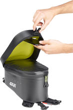 Load image into Gallery viewer, GIVI Tank Bag - Gravel-T - 10 Liter - Installation View