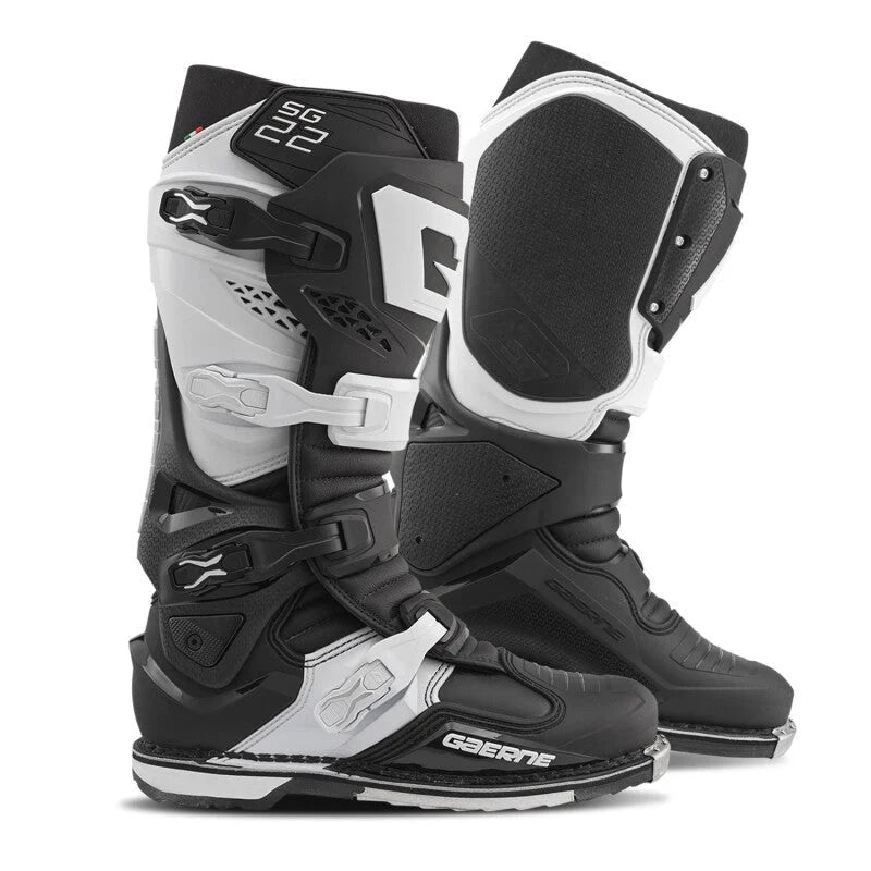 Gaerne SG22 Boot Black/White Size - 10.5 - Installation View