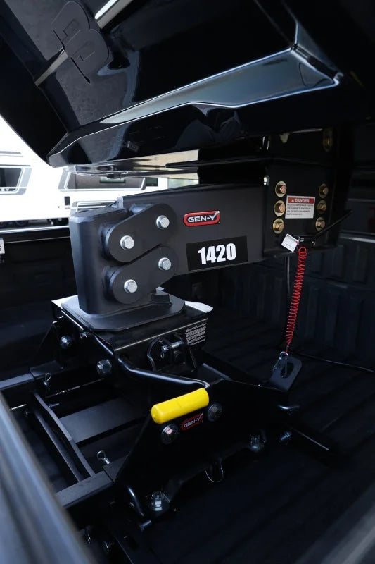 Gen-Y Advantage 5th Wheel Gooseneck Combo Hitch 25K Towing (B&amp;W Patriot 5th Wheel Head) - Side View