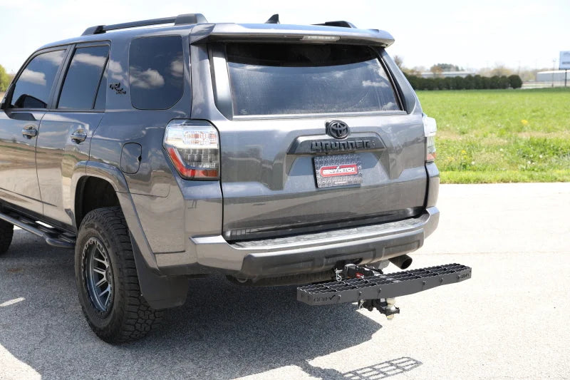 Gen-Y Phantom XL 2in Shank Heavy-Duty 600lb Capacity Serrated Hitch Step - 42in Wide Step - Side View