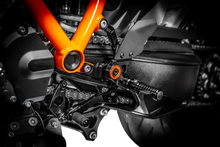 Load image into Gallery viewer, Gilles Tooling MUE2 Rearset - Black - KTM - Installation View