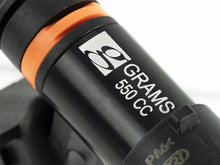 Load image into Gallery viewer, Grams Performance Mitsubishi Evo 1-9 / Eclipse GSX/GS-T 550cc Fuel Injectors (Set of 4) - Back View