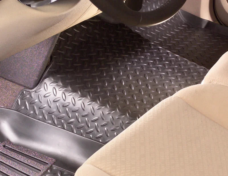 Husky Liners 97-04 Ford Full Size Truck Classic Style Center Hump Black Floor Liner (4WD AutoSelect) - Side View