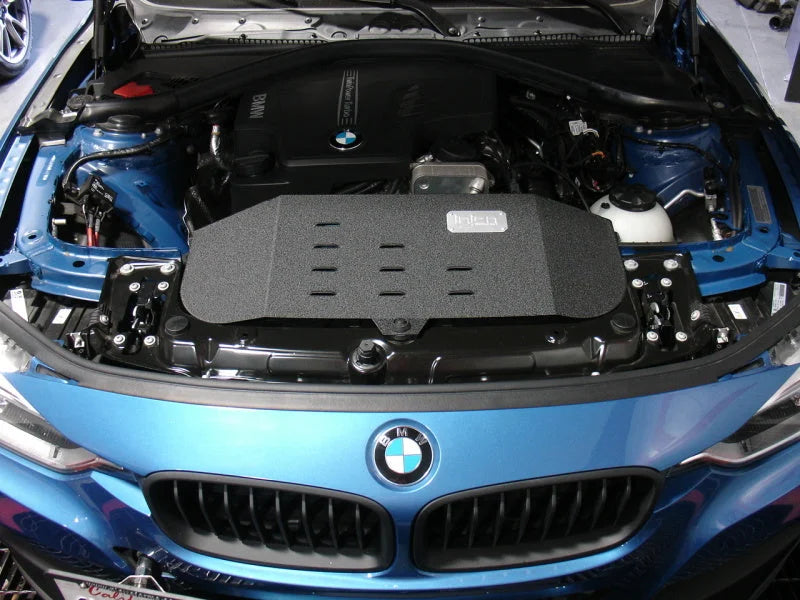Injen 12-16 BMW 328i F30 N20/N26 2.0L (t) 4cyl Polished Short Ram Intake w/MR Tech & Air Box w/Scoop - Detail View