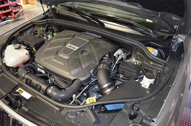 Injen 14-16 Jeep Grand Cherokee 3.0L V6 Turbo Wrinkle Black Short-Ram Intake w/MR Tech & Heatshield - Installation View