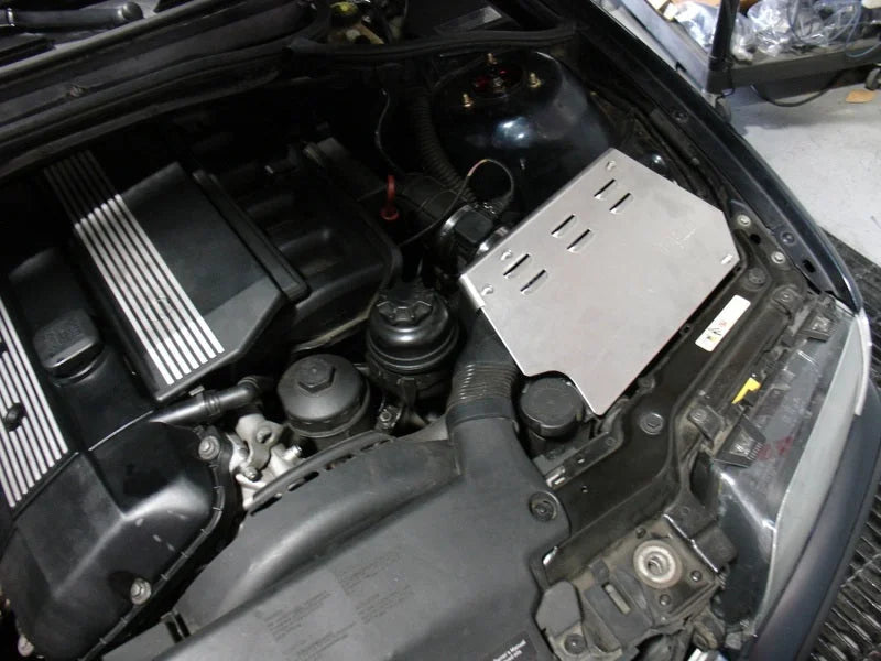 Injen 99-00 BMW 323i E46 2.5L/99-00 328 E46 2.8L/01-05 325 E46 2.5L Wrkl Blk Short Ram Intake w/MR - Detail View