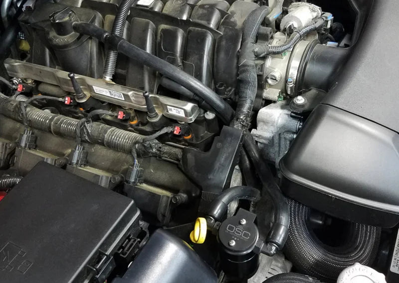 J&L 11-25 Jeep Grand Cherokee 5.7L Passenger Side Oil Separator 3.0 - Black Anodized - Detail View