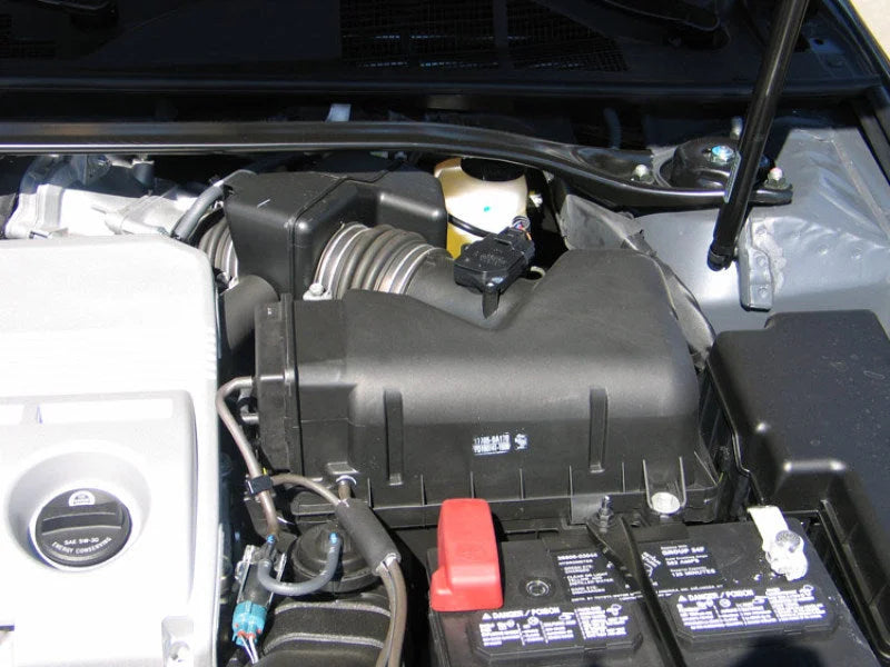 K&N 01-06 Toyota Camry / 04-10 Sienna / 01-09 Highlander / 03-06 Lexus RX330 Drop In Air Filter - Installation View