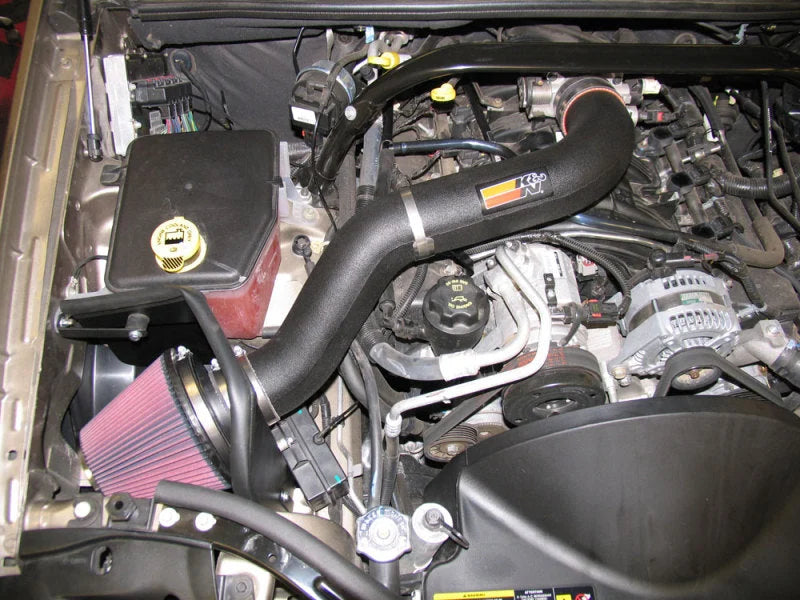 K&N 05-06 Jeep Grand Cherokee/Commander 4.7L V8 Performance Intake Kit - Side View