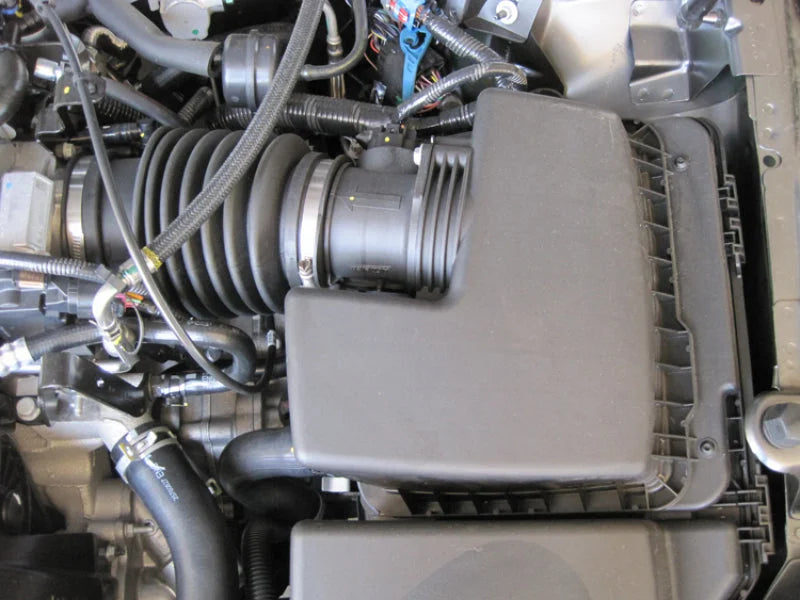 K&N 05-09 Chevy Equinox / 08-10 Malibu / 06-10 Buick Lucerne 06-09 Cadillac DTS Drop In Air Filter - Back View