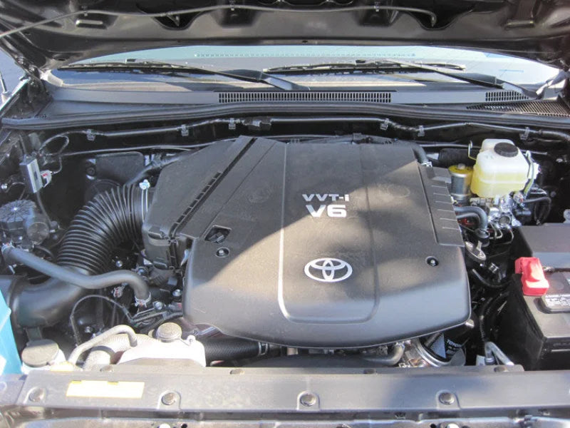K&N 05-10 Toyota Tacoma/Tundra / 02-09 4Runner / 07-09 FJ Cruiser Drop In Air Filter - Installation View