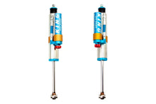 Load image into Gallery viewer, King Shocks 2005+ Ford F-250 4WD Front 2.5 Dia Remote Reservoir Shock w/Adj for 1-2.5in Lift (Pair) - Side View