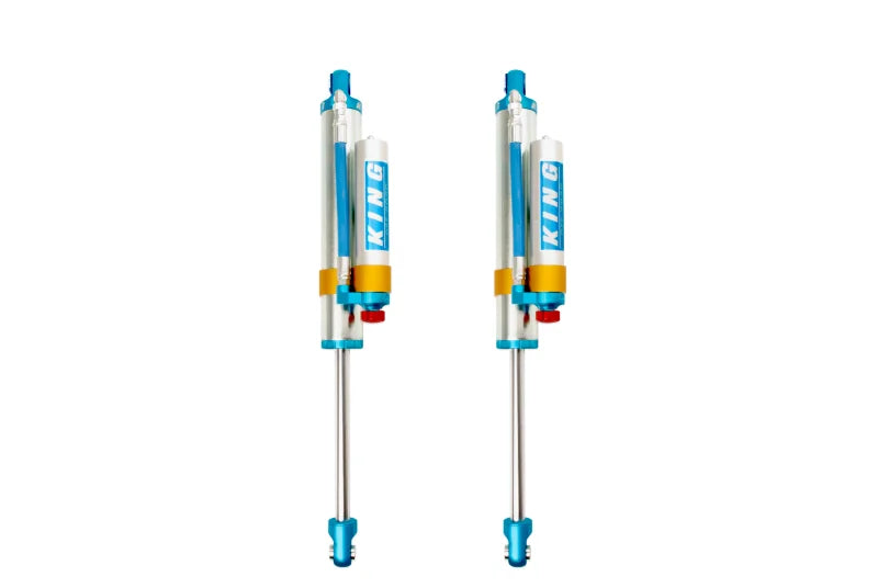 King Shocks 2005+ Ford F-250/F-350 4WD Rear 2.5 Dia Piggy Hose Reservoir Shock w/Adjuster (Pair) - Side View