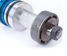 Load image into Gallery viewer, King Shocks 96-02 Toyota 4Runner Front 2.5 Dia Internal Reservoir Coilover (Pair) - Installation View