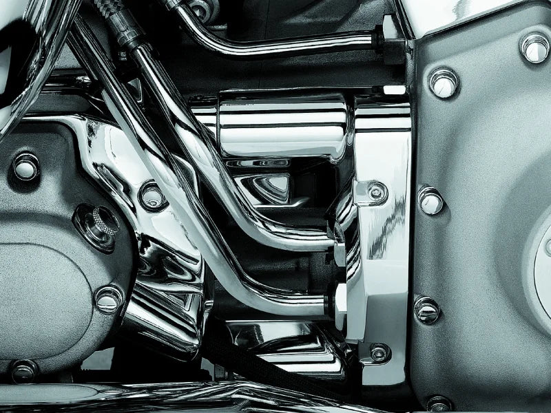 Kuryakyn Deluxe Oil Line Nacelle Cover 00-06 Softail Models Chrome - Side View
