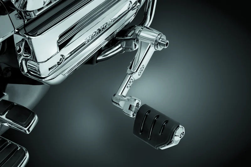 Kuryakyn Ergo III Adjustable Mount With Trident Dually ISO Pegs Chrome - Detail View