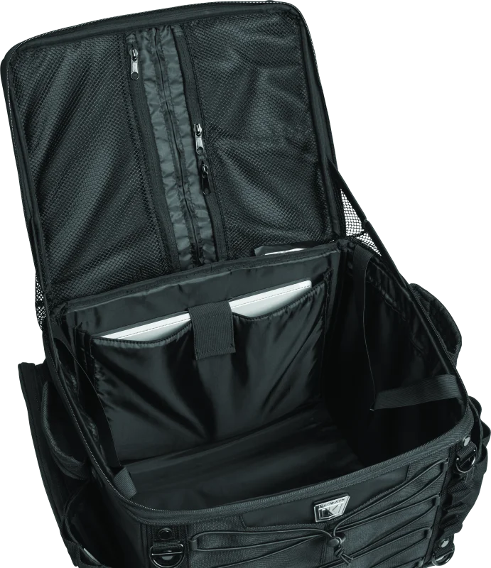 Kuryakyn Momentum Vagabond Bag - Installation View