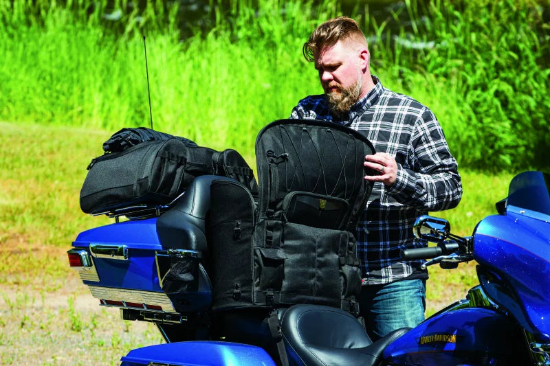 Kuryakyn Momentum Wanderer Seat Bag - Additional View 6