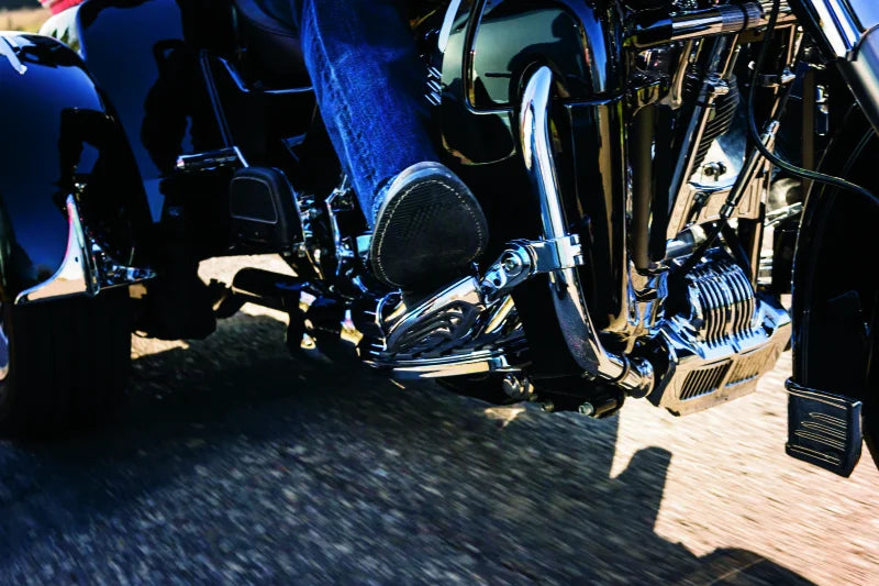 Kuryakyn Oil Cooler Cover 11-16 Touring Chrome - Additional View 5