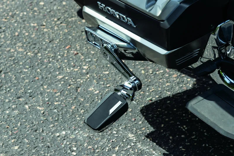 Kuryakyn Omni Cruise Mnt With Pegs Chrome - Additional View 5