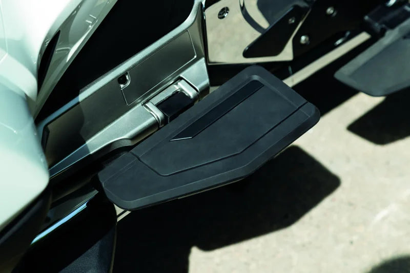Kuryakyn Omni Transformer Passenger Flooboards Black - Side View