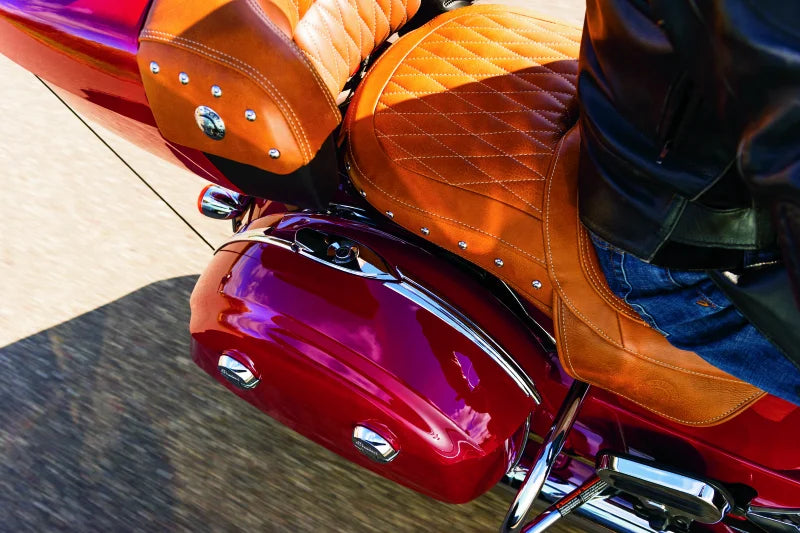 Kuryakyn Saddlebag Top Trim Indian Chrome - Installation View