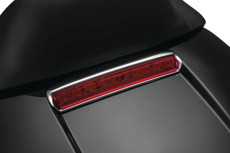 Kuryakyn Tour-Pak Lid Light Chrome - Detail View
