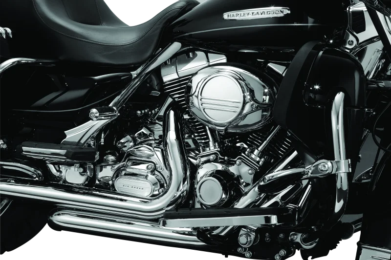 Kuryakyn Transmission Shroud 07-08 Touring with True Dual Exhaust - Detail View