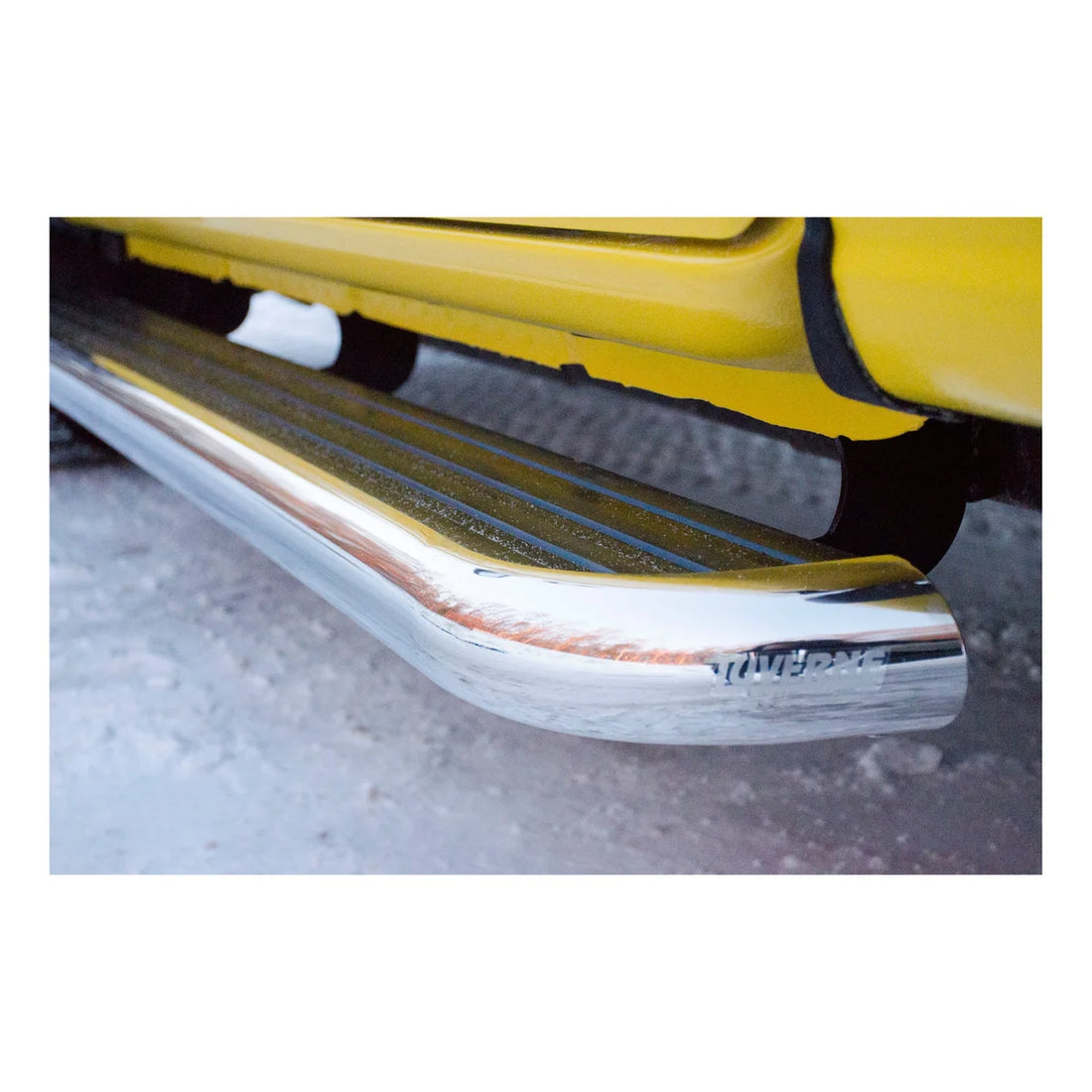 LUVERNE MegaStep 6-1/2" x 72" Aluminum Running Boards, Select Chevy Colorado, GMC Canyon 575072-571515 - Installation View