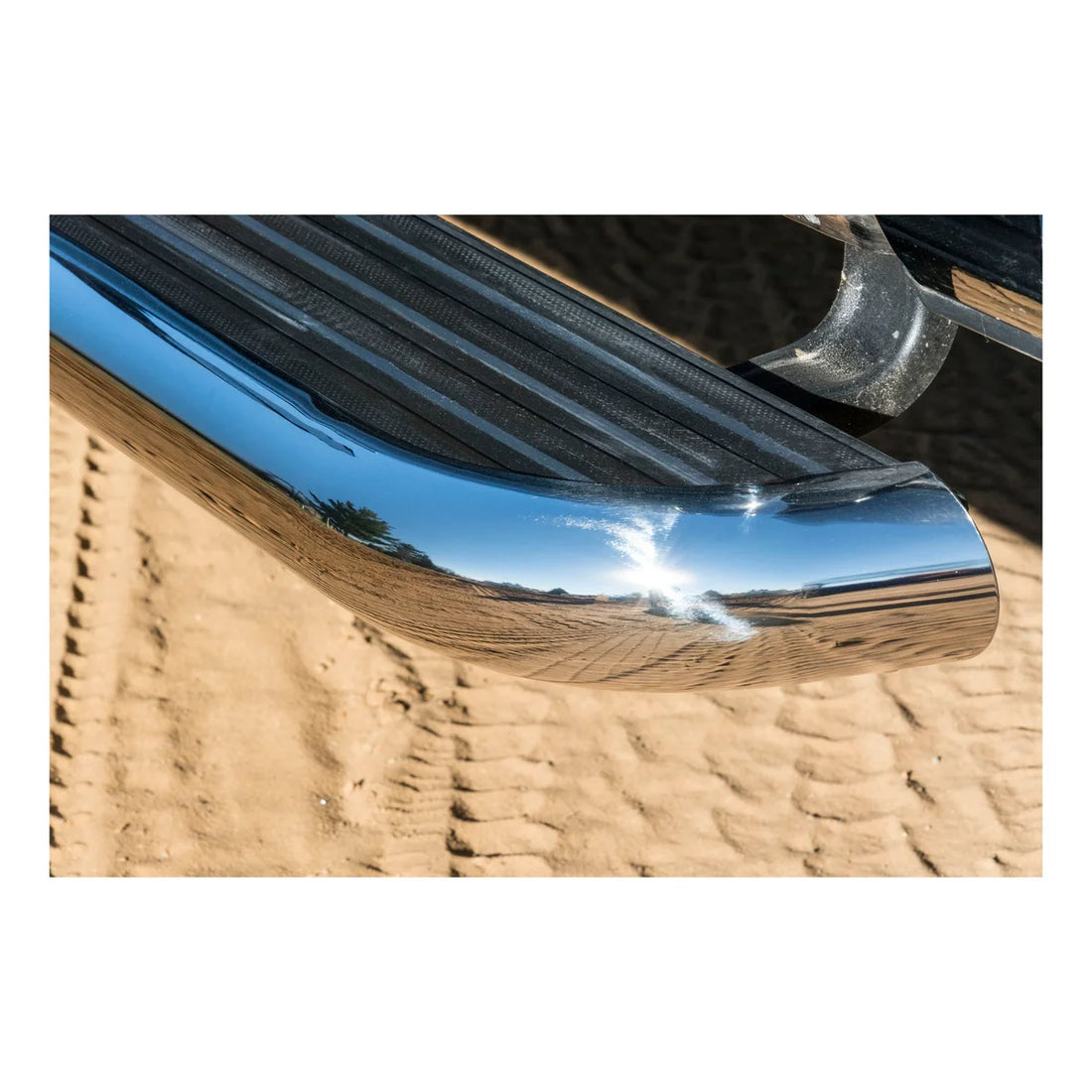 LUVERNE MegaStep 6-1/2" x 78" W2W Aluminum Running Boards, Select Ram 1500, 2500, 3500 575078-570237 - Installation View
