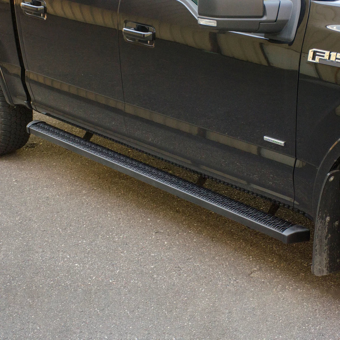 LUVERNE SlimGrip 5" x 88" Black Aluminum Running Boards, Select Ford F-150, F-250, F-350 416088-4055121 - Back View